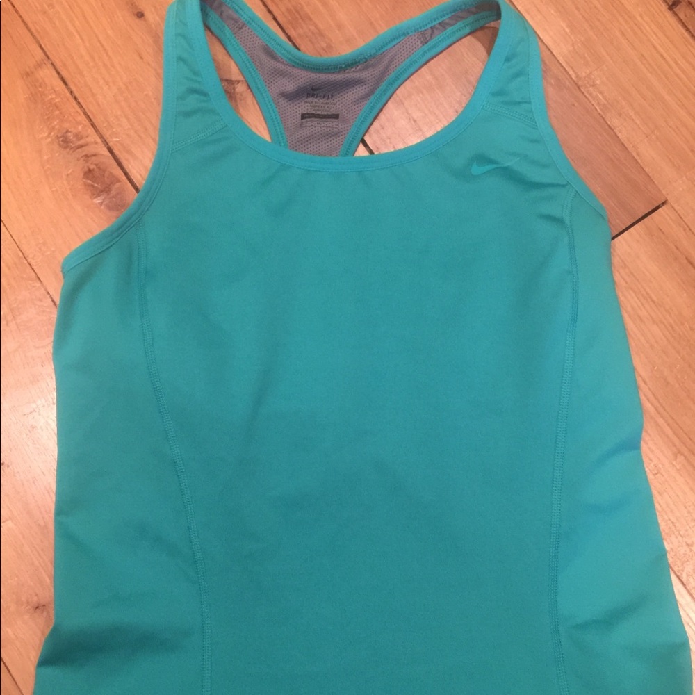 Nike workout tank. Size Medium